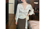 2026 Spring New Grip On The Ribbon Ribbon Top Elegant Luster Splicing Lace Long-Sleeved Shirt Women V Collar Waist Lining